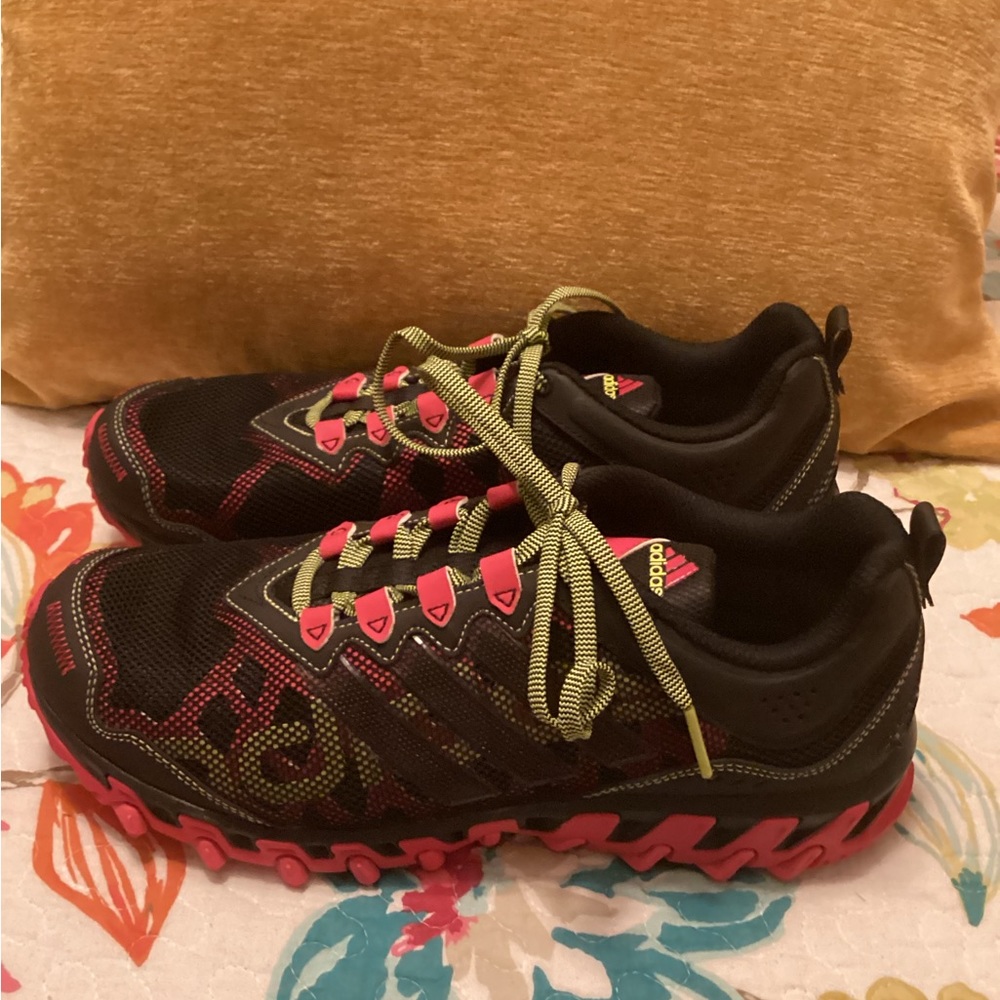 Womens retired style Adidas Vigor 4 size 10 NWOB